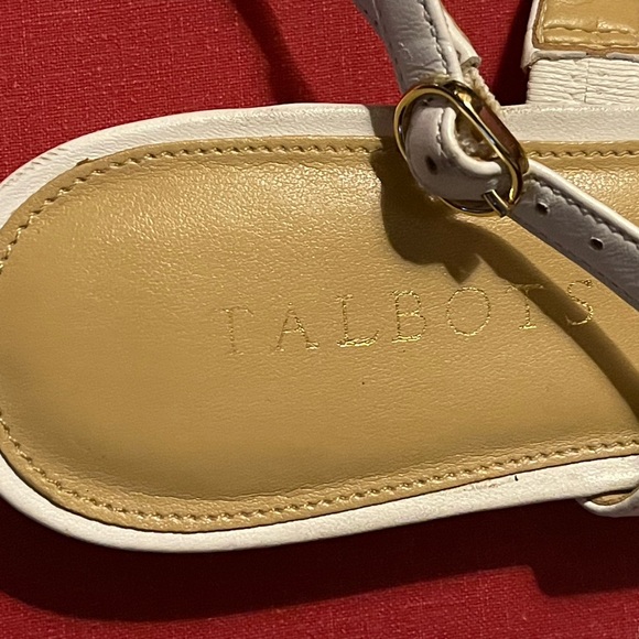 Talbots white leather sandal flats, size 8 EUC - Picture 2 of 5